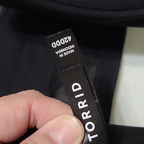 Torrid Black Front Closure Plunge Underwire Bra with Adjustable Straps size42DDD - Picture 5 of 5